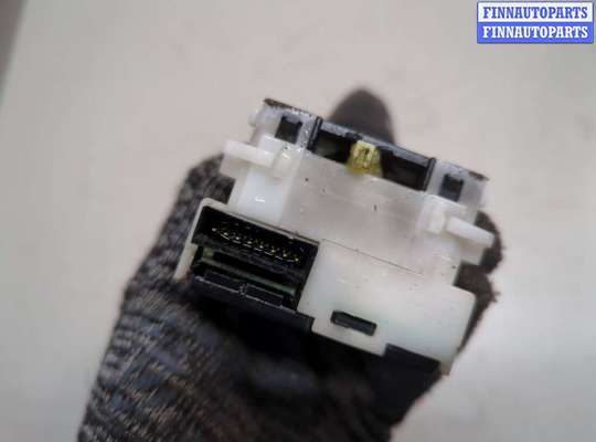 купить Переключатель поворотов на Nissan Note E11 2005-2013