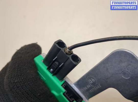 купить Усилитель антенны на Mercedes CLS C219 2004-2010