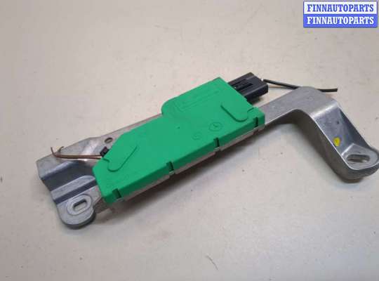 купить Усилитель антенны на Mercedes CLS C219 2004-2010