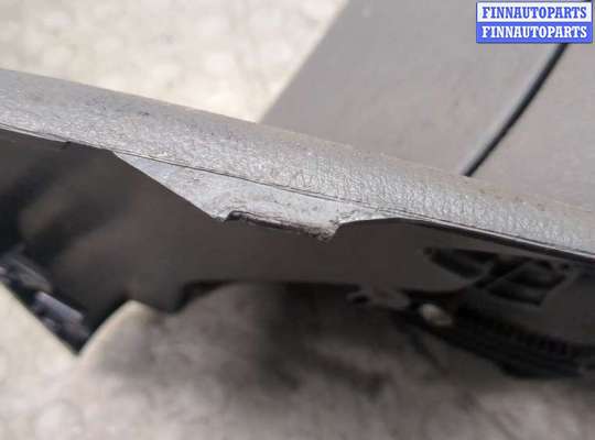 Бардачок (вещевой ящик) на Volkswagen Golf IV (1J)