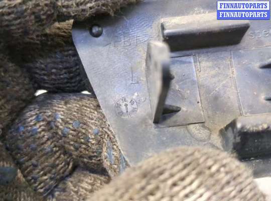 купить Заглушка (решётка) бампера на Volkswagen Golf 4 1997-2005