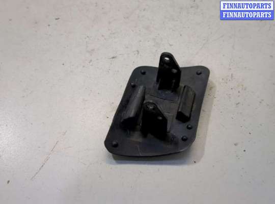 Заглушка (решётка) бампера VG2401849 на Volkswagen Golf 4 1997-2005