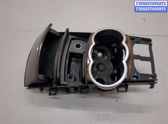 Пластик центральной консоли MB1686654 на Mercedes R W251 2005-2017