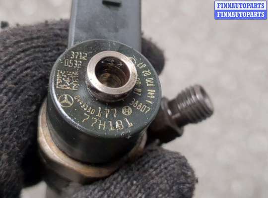 Форсунка топливная на Mercedes-Benz C (W203)