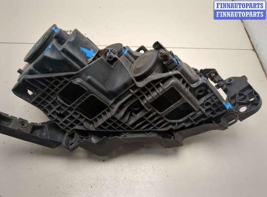 Фара передняя на Volkswagen Golf VI (5K)