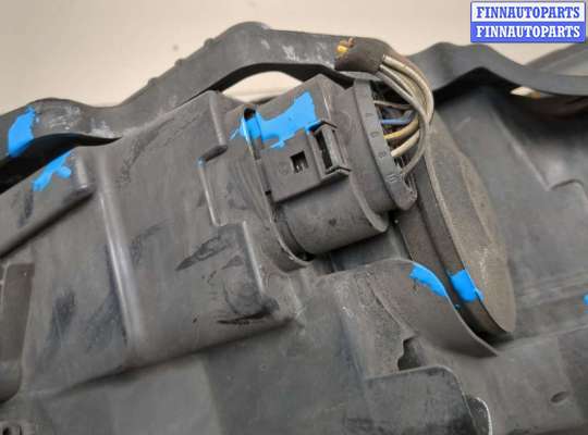 Фара передняя на Volkswagen Golf VI (5K)