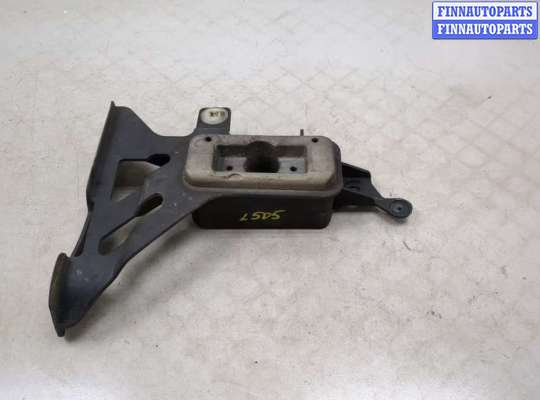 купить Кронштейн подрамника на Porsche Cayenne 2010-2018