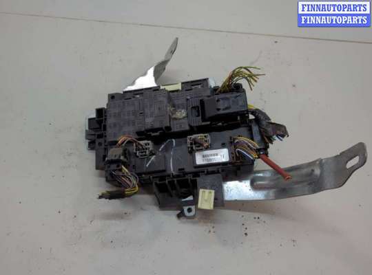 купить Блок предохранителей на Toyota Solara 2003-2009