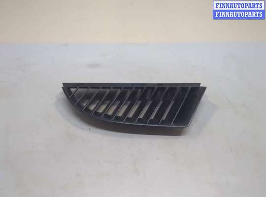 Заглушка (решётка) бампера MT573040 на Mitsubishi Colt 2002-2012