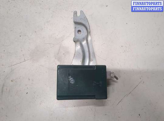 Блок управления дверьми LXZ2352 на Lexus IS 2005-2013