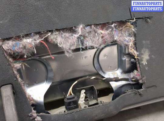 купить Кнопка открывания багажника с крышки на Skoda Yeti 2009-2018