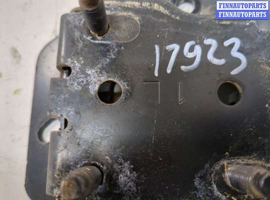 Кронштейн прочее на Nissan Murano II (Z51)