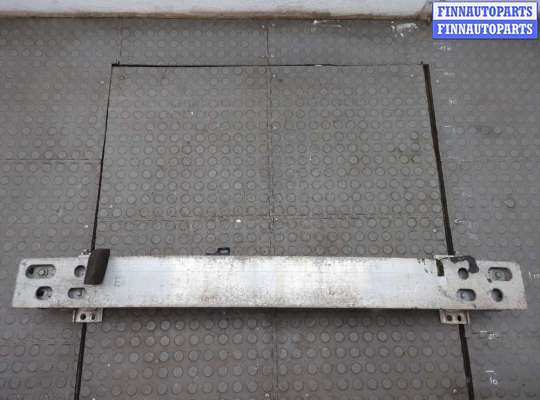 Усилитель бампера на Toyota Prius III