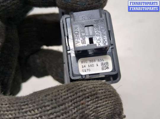 купить Кнопка открывания багажника салонная на Audi A3 (8V) 2012-2020