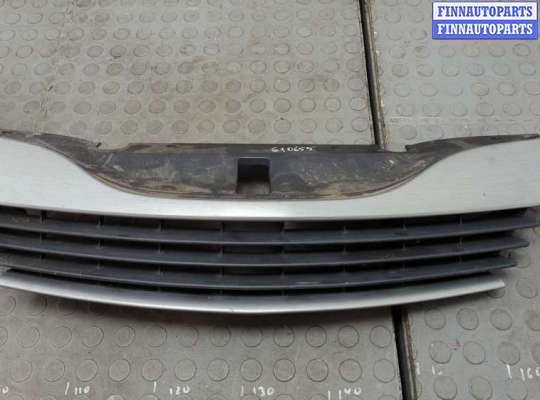 купить Решетка радиатора на Renault Laguna 2 2001-2007
