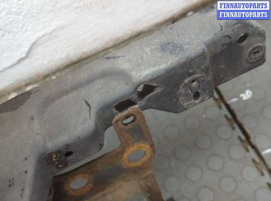 купить Рамка передняя (телевизор) на Volkswagen Golf 5 2003-2009