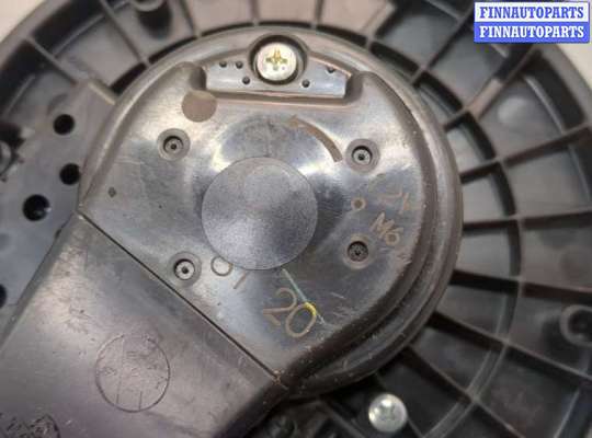 Мотор отопителя на Toyota Highlander II (XU40)