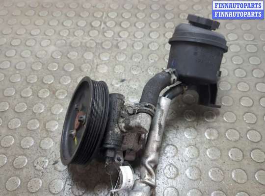 Насос гидроусилителя руля (ГУР) MB1685942 на Mercedes C W203 2000-2008