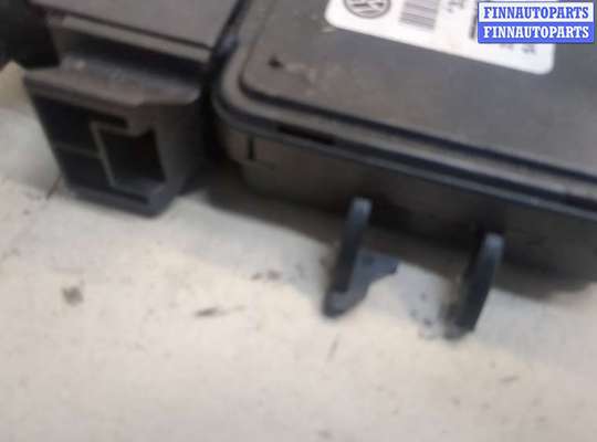 купить Блок управления стояночным тормозом на Audi A8 (D3) 2002-2010