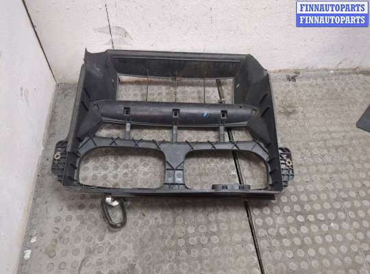 купить Рамка передняя (телевизор) на BMW X5 E70 2006-2013