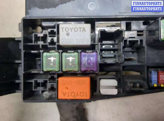 купить Блок предохранителей на Toyota Avensis 2 2003-2008
