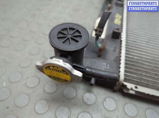 купить Радиатор охлаждения двигателя на Pontiac Vibe 1 2002-2008