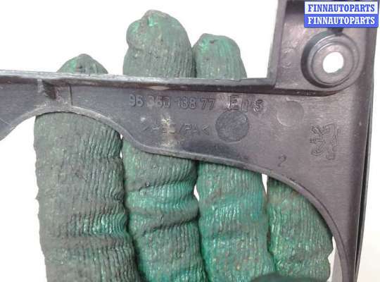 купить Пластик панели торпеды на Peugeot 307