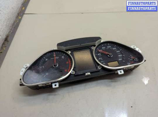 Щиток приборов (приборная панель) AU1698177 на Audi Q7 2005-2015