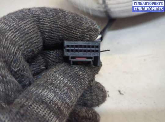 Зеркало боковое на Volkswagen Touran I (1T)