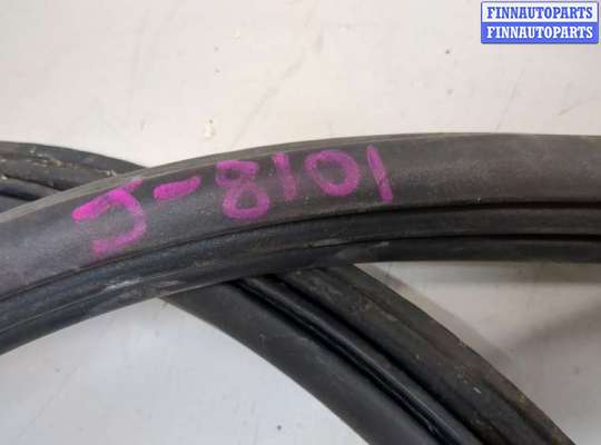 купить Уплотнитель на Ford Escape 2015-2019