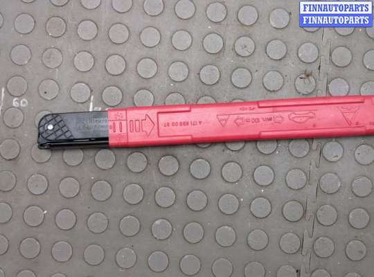 Знак аварийной остановки MB1610585 на Mercedes GLC X253 2015-2022