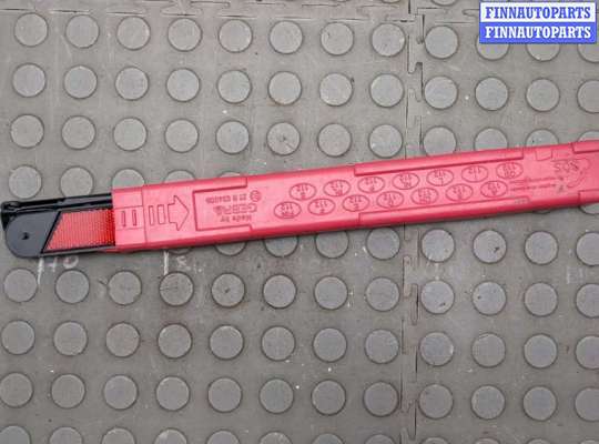 Знак аварийной остановки на Mercedes-Benz GLC (X253/C253)