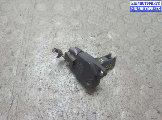 Измеритель потока воздуха (расходомер) TT967074 на Toyota Yaris 2005-2011