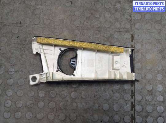 купить Обшивка центральной стойки на Ford Focus 2 2005-2008