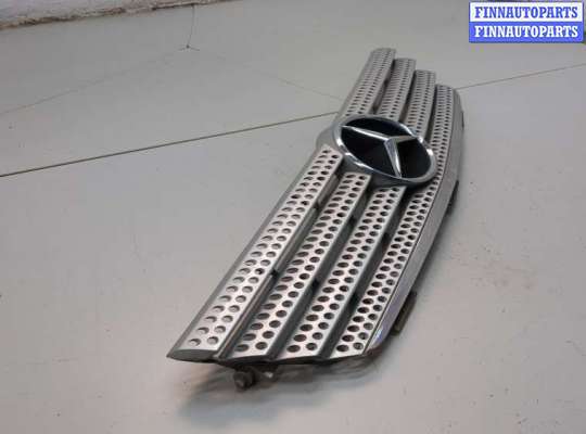 купить Решетка радиатора на Mercedes C W203 2000-2008