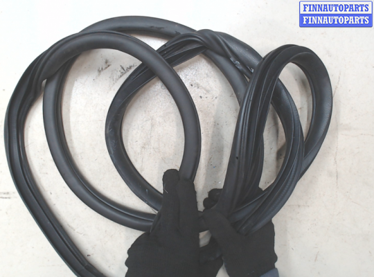 купить Уплотнитель на KIA Sorento 2014-2017