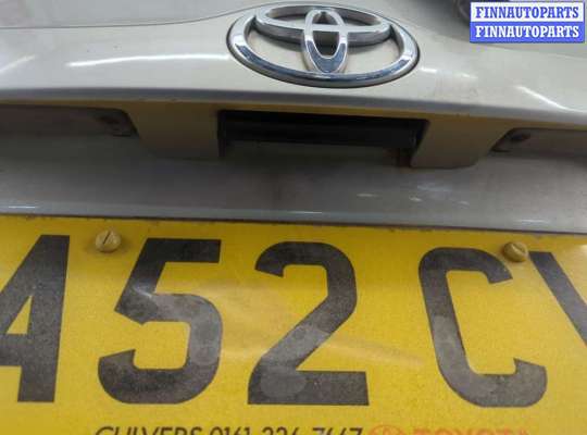 купить Крышка (дверь) багажника на Toyota Corolla Verso 2002-2004
