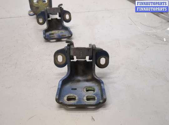 купить Петля двери на Chrysler Pacifica 2003-2008