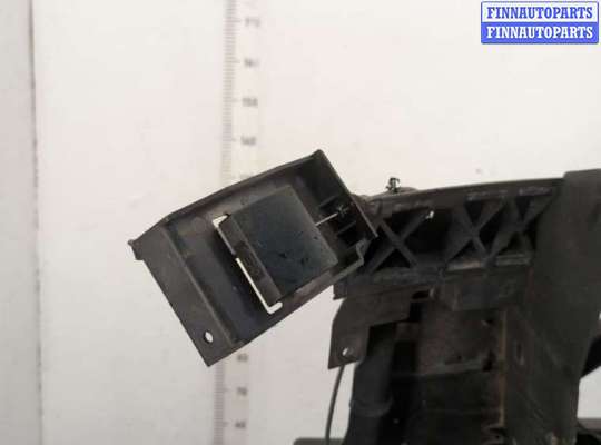 Панель передняя (телевизор) на Infiniti QX56 (JA60)