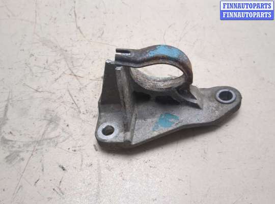 Купить Кронштейн полуоси на Renault Scenic 2009-2012 Кронштейн полуоси RN1597954 на Renault Scenic 2009-2012