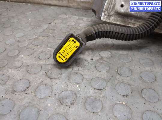 купить Стекло боковой двери на Renault Clio 2012-2016