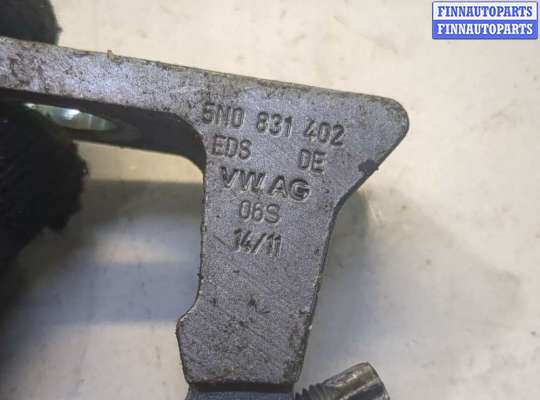 купить Петля двери на Volkswagen Tiguan 2007-2011