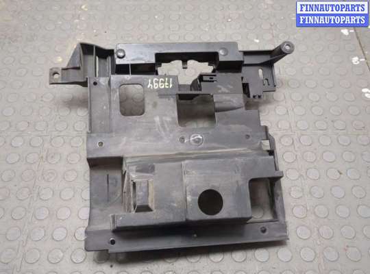 купить Кронштейн фары на Cadillac Escalade 2 2001-2006