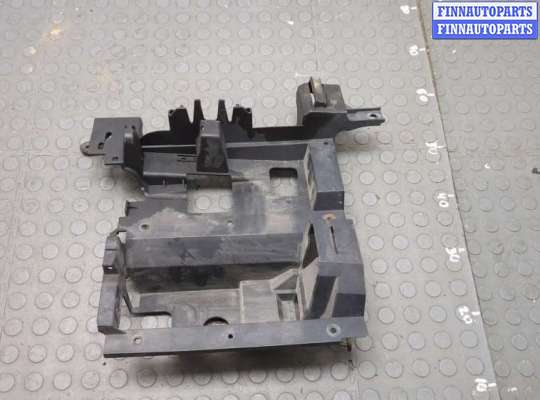 купить Кронштейн фары на Cadillac Escalade 2 2001-2006