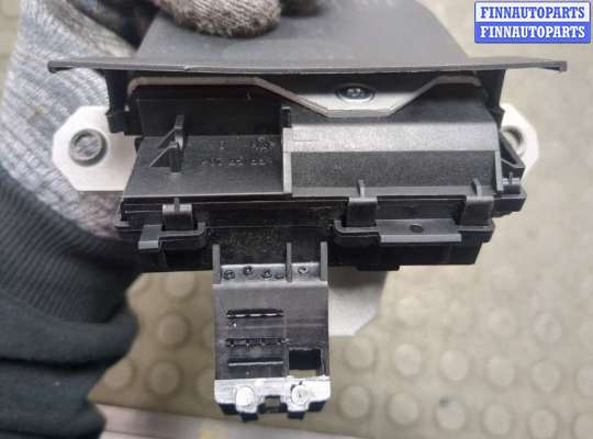 купить Замок багажника на Volvo S40 2004-2012