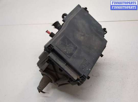 Блок предохранителей RN1596566 на Renault Trafic 2014-2025