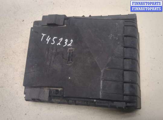 купить Крышка блока предохранителей на Volkswagen Passat 6 2005-2010