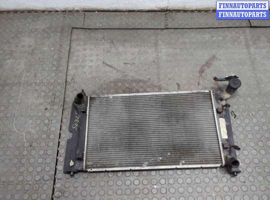 купить Радиатор охлаждения двигателя на Pontiac Vibe 1 2002-2008