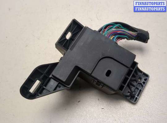 купить Блок реле на Pontiac Vibe 1 2002-2008