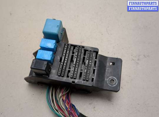 Блок реле PN16923 на Pontiac Vibe 1 2002-2008